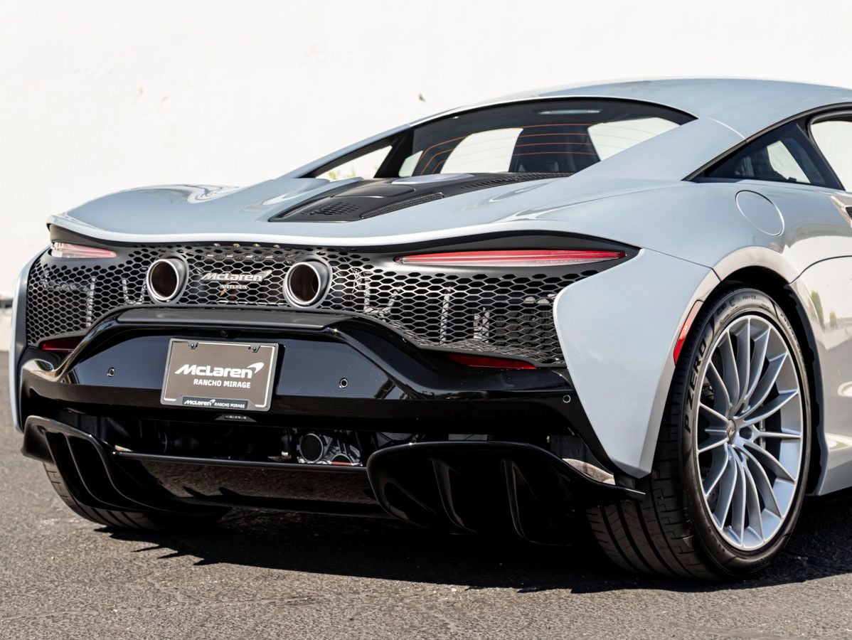 2025 McLaren Artura Base