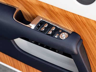 2016 Rolls-Royce Dawn Base