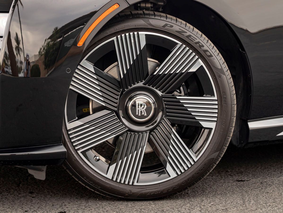 2024 Rolls-Royce Spectre 