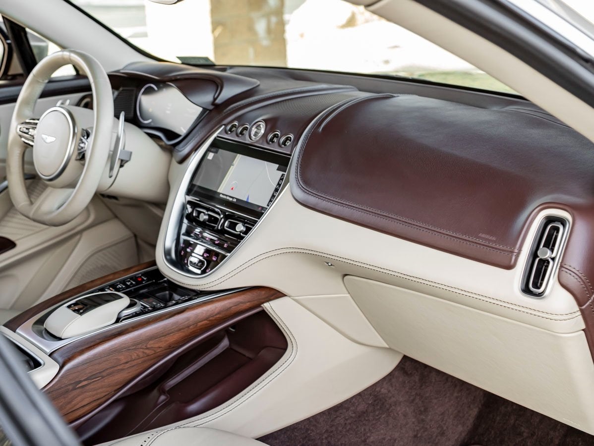 2021 Aston Martin DBX Base