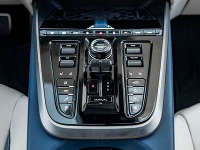 2025 Aston Martin DBX 707