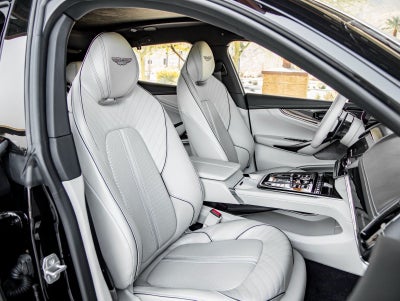 2025 Aston Martin DBX 707