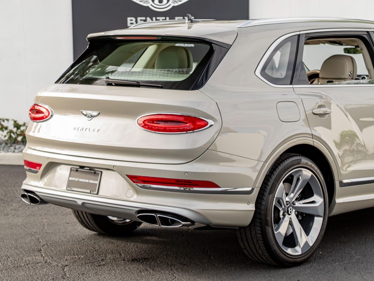 2023 Bentley Bentayga EWB Azure V8 Base