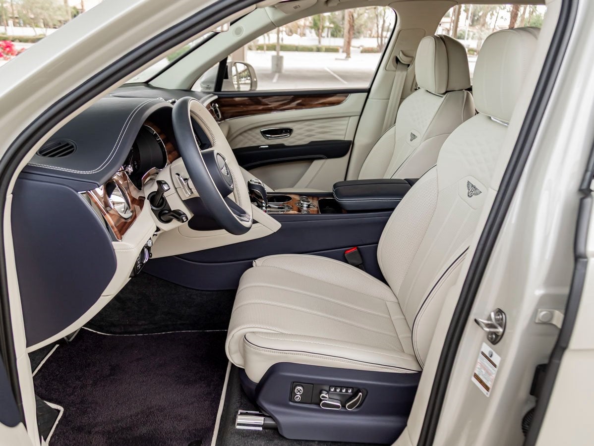 2023 Bentley Bentayga EWB Azure V8 Base