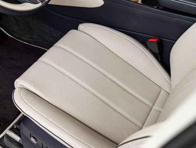 2023 Bentley Bentayga EWB Azure V8 Base