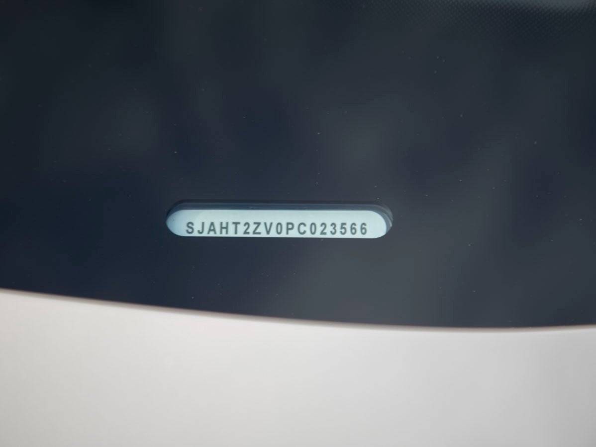 2023 Bentley Bentayga EWB Azure V8 Base