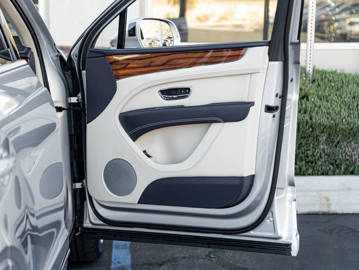 2023 Bentley Bentayga EWB Base