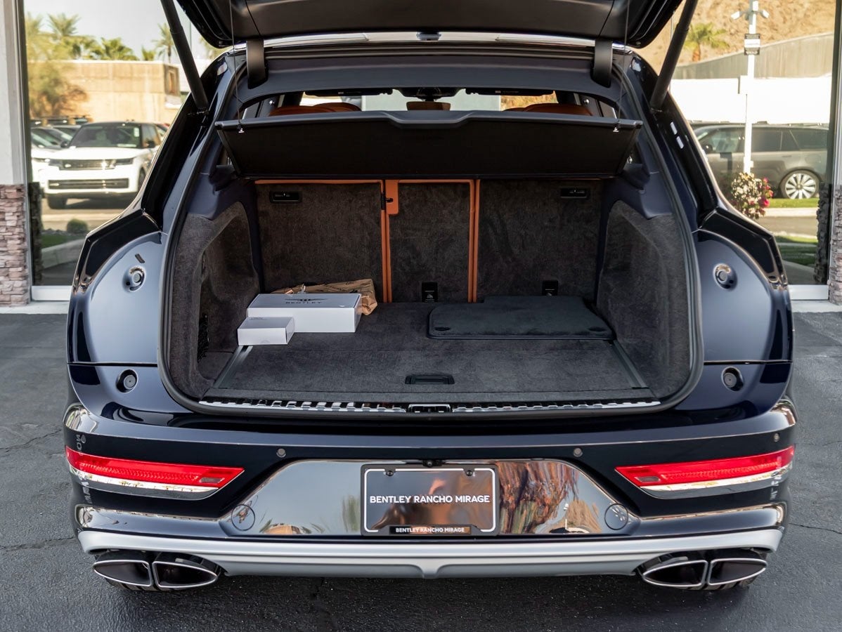 2025 Bentley Bentayga EWB Base