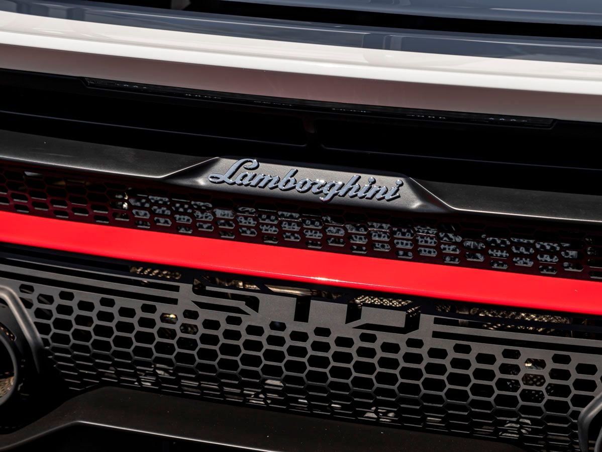 2024 Lamborghini Huracan STO Base