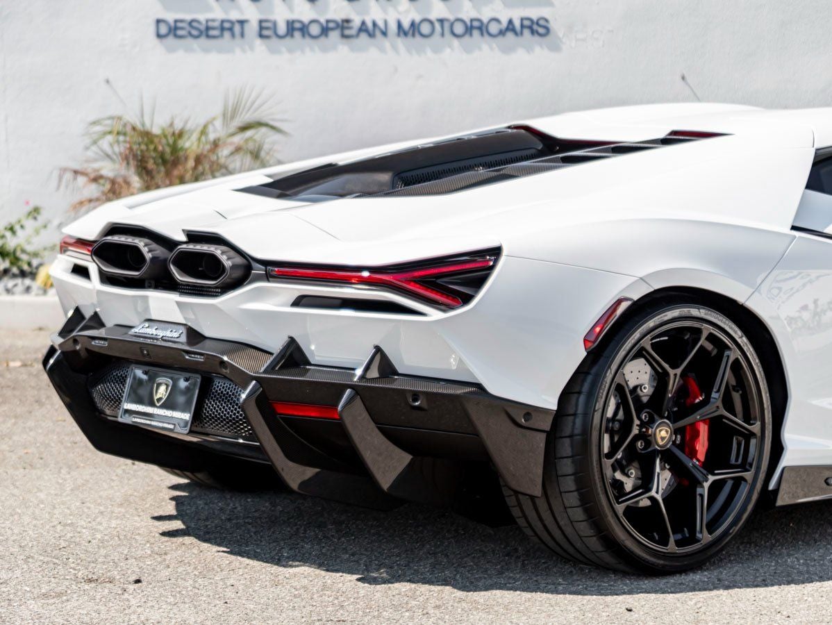 2025 Lamborghini Revuelto Base