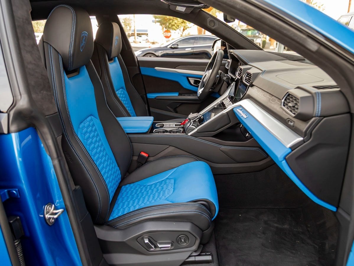 2022 Lamborghini Urus Base