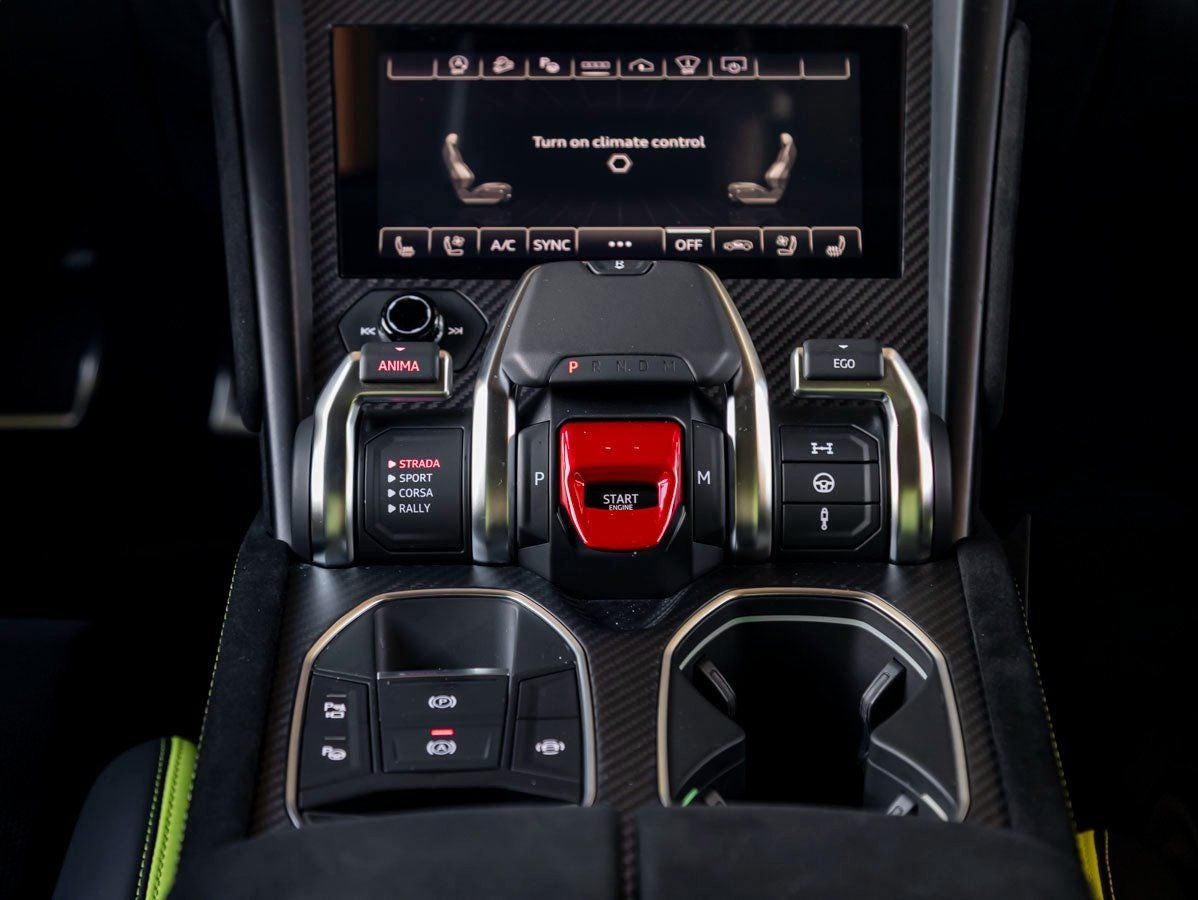 2023 Lamborghini Urus Performante