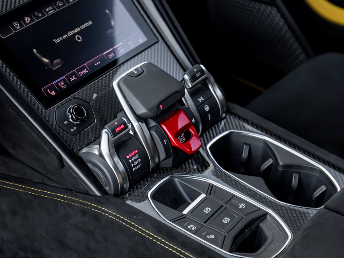 2024 Lamborghini Urus Performante