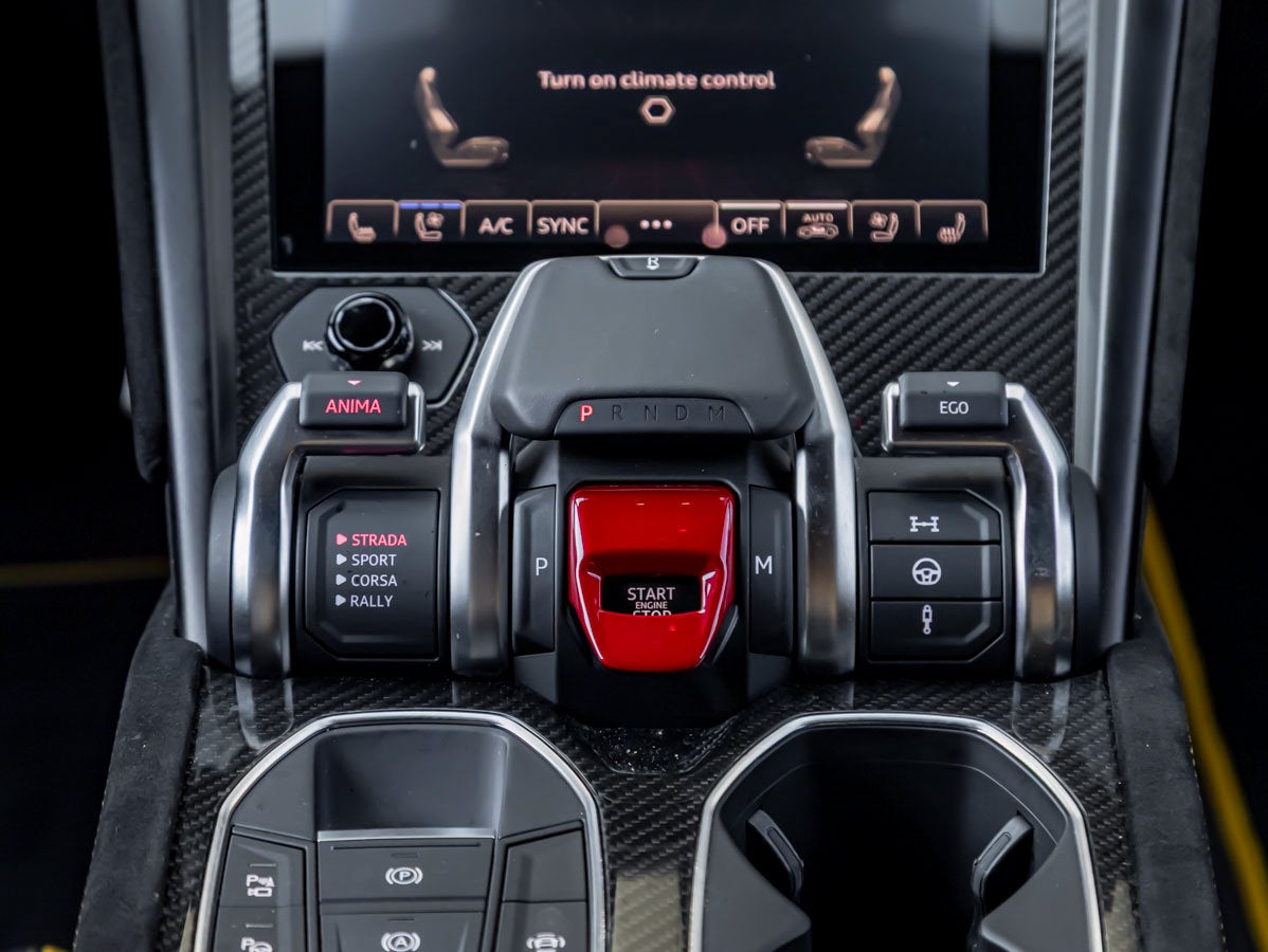 2024 Lamborghini Urus Performante