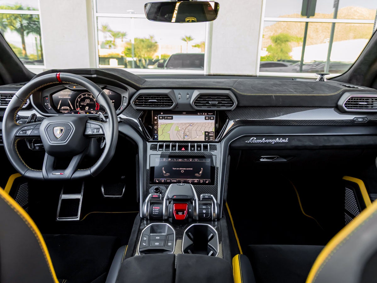 2024 Lamborghini Urus Performante