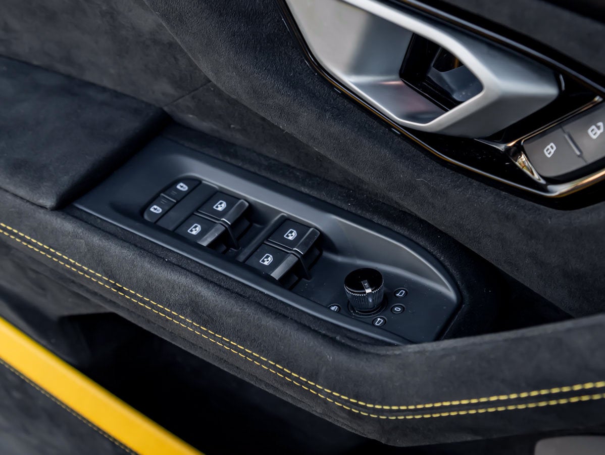 2024 Lamborghini Urus Performante