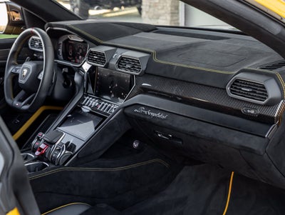 2024 Lamborghini Urus Performante