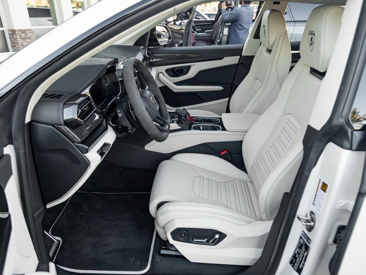 2025 Lamborghini Urus SE