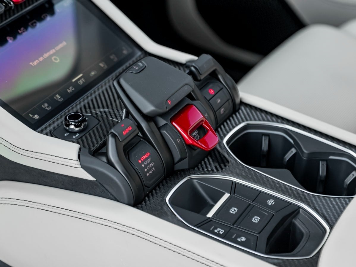 2025 Lamborghini Urus SE