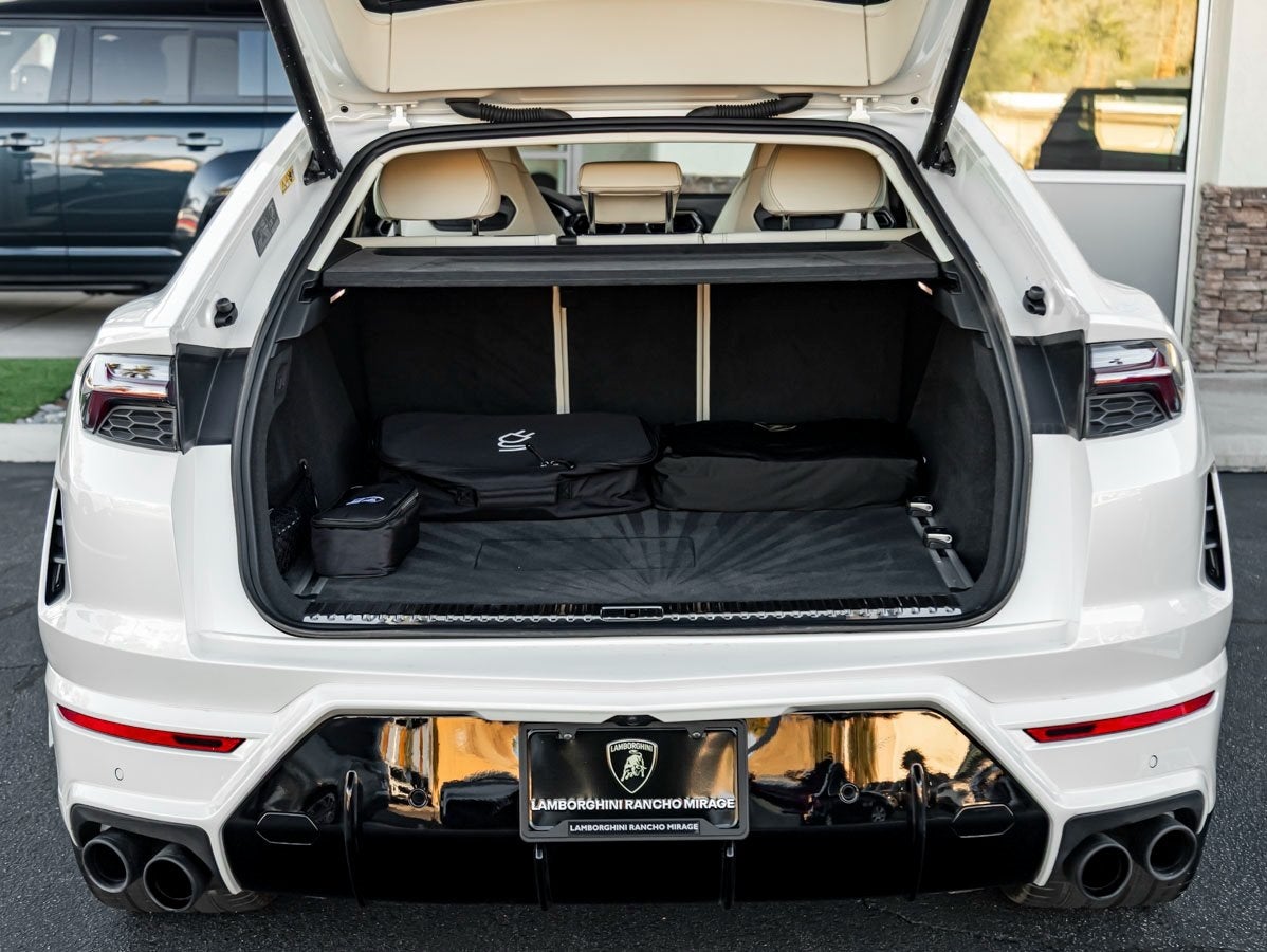 2025 Lamborghini Urus SE