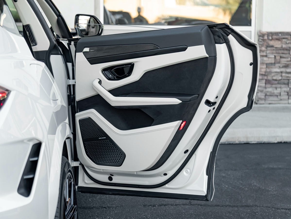 2025 Lamborghini Urus SE