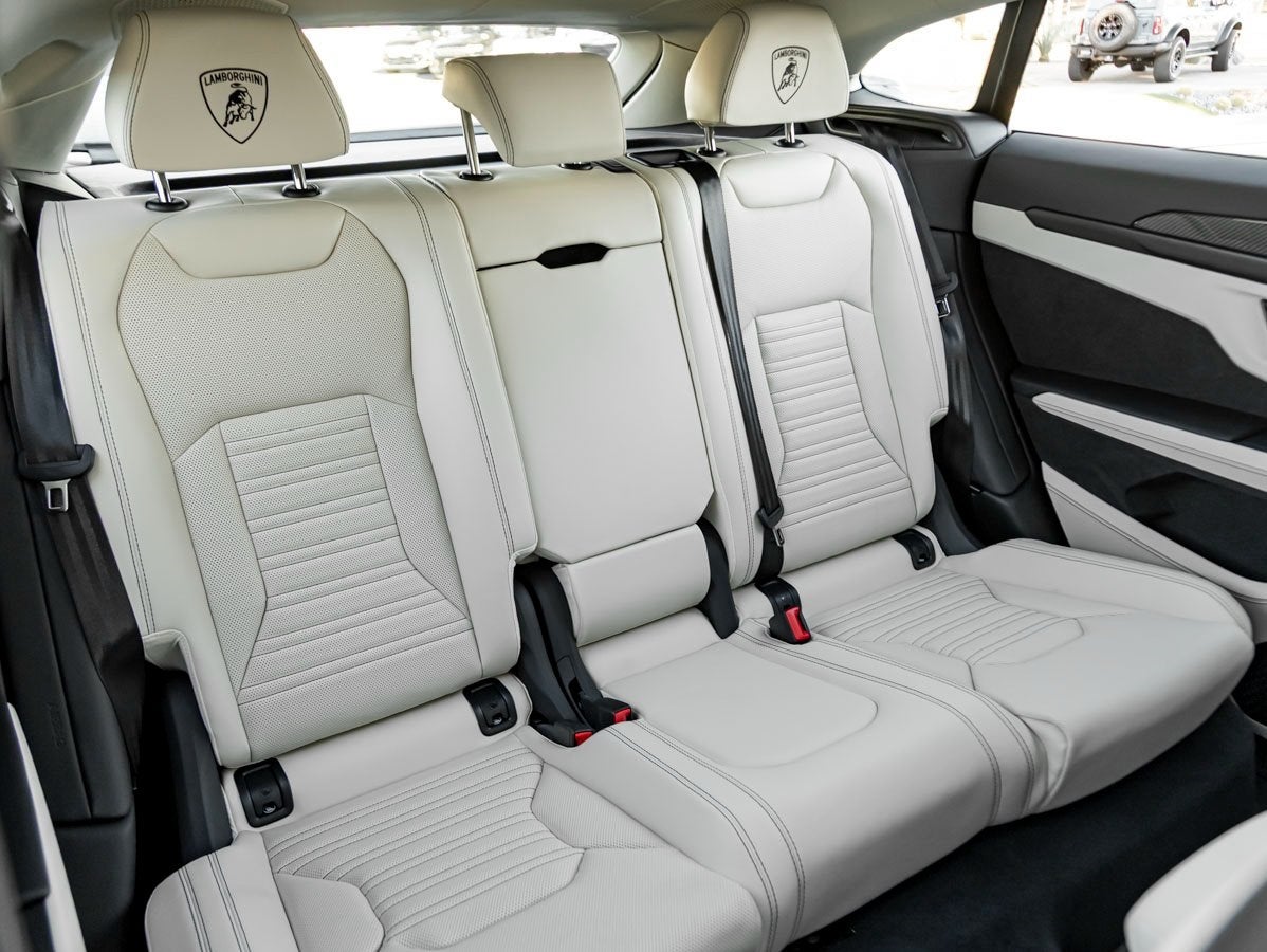 2025 Lamborghini Urus SE