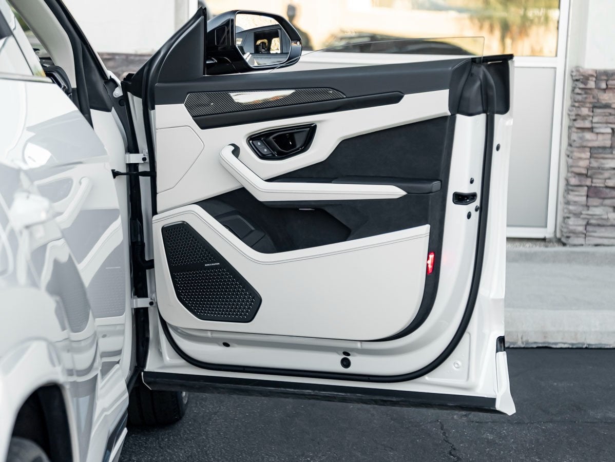 2025 Lamborghini Urus SE