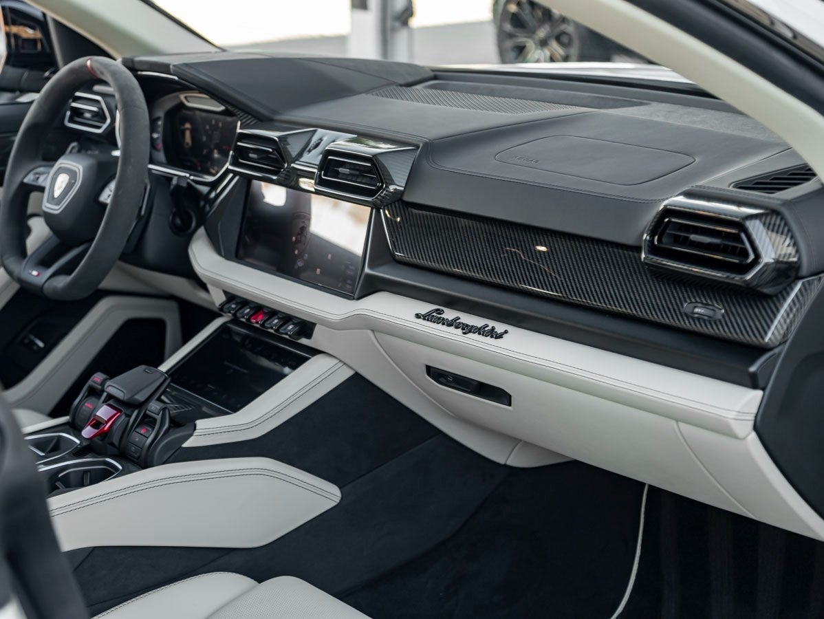 2025 Lamborghini Urus SE