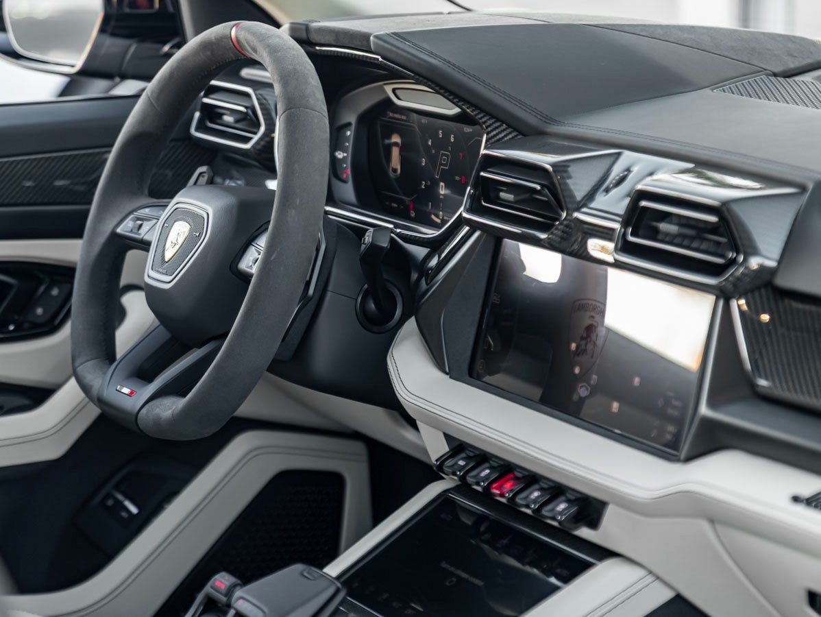 2025 Lamborghini Urus SE