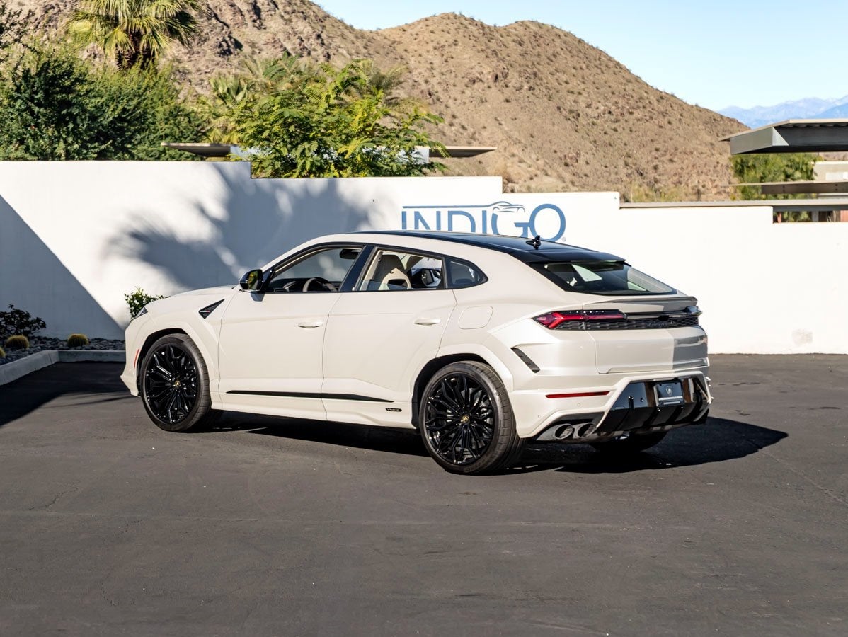 2025 Lamborghini Urus SE