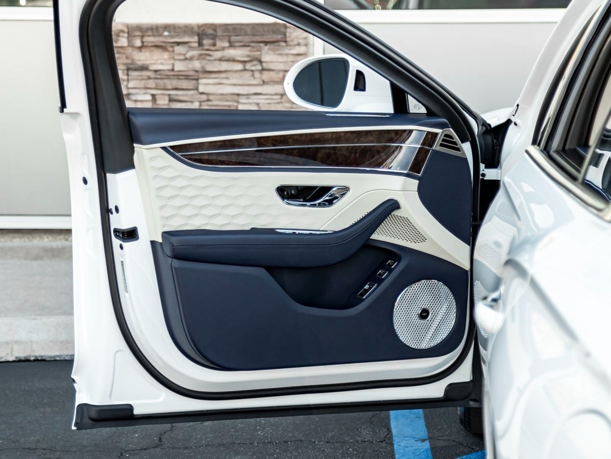 2026 Bentley Flying Spur Mulliner