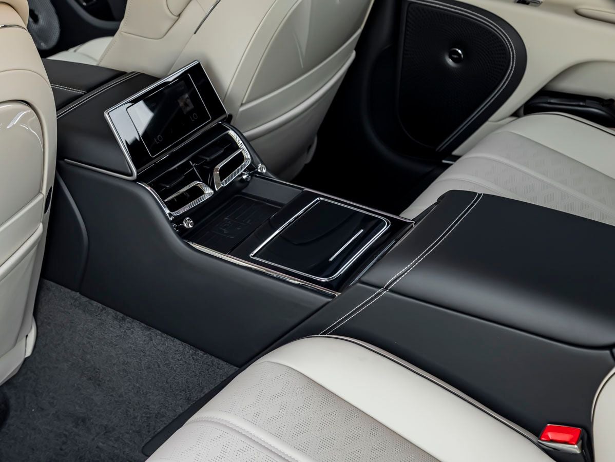 2026 Bentley Flying Spur Mulliner