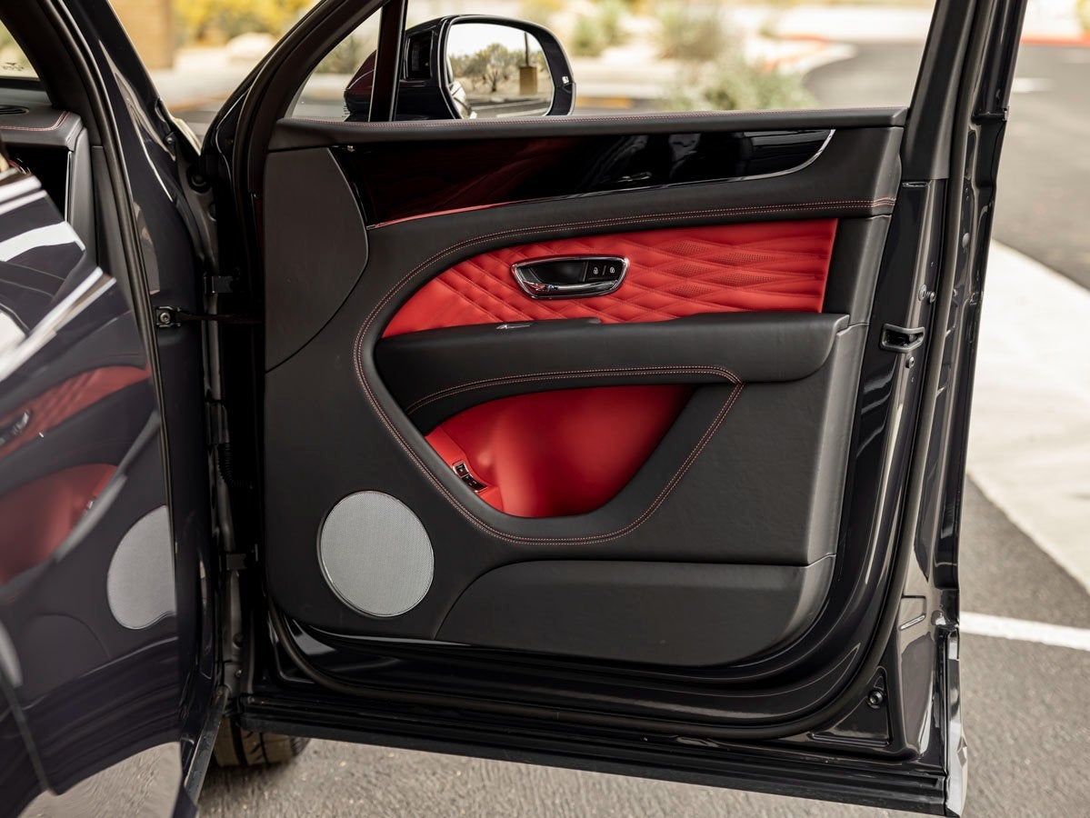 2025 Bentley Bentayga Hybrid Azure Hybrid