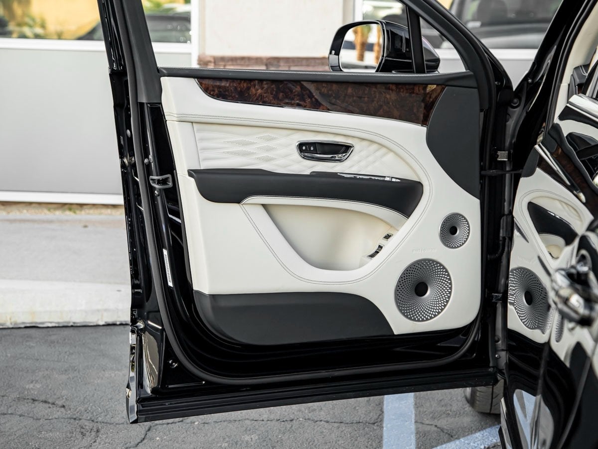 2025 Bentley Bentayga V8