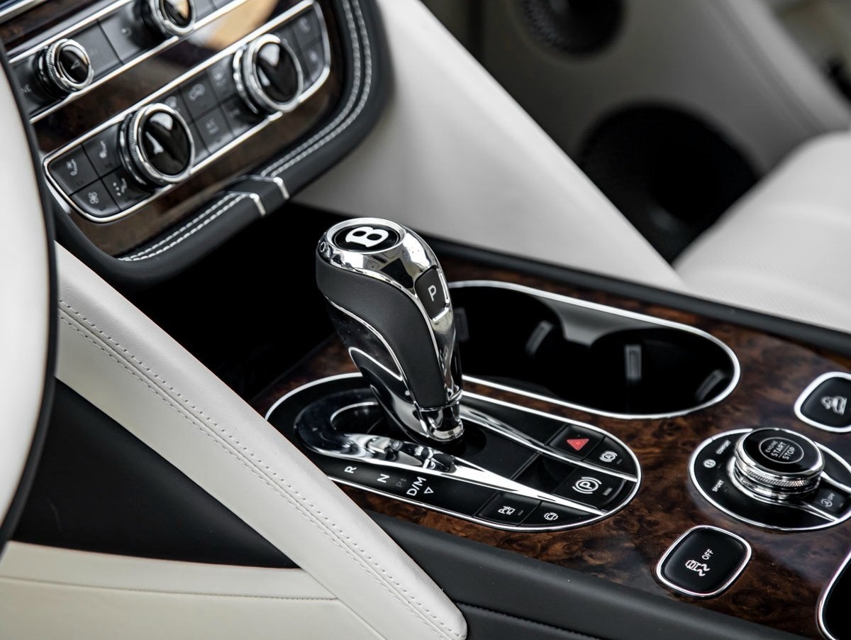 2025 Bentley Bentayga V8