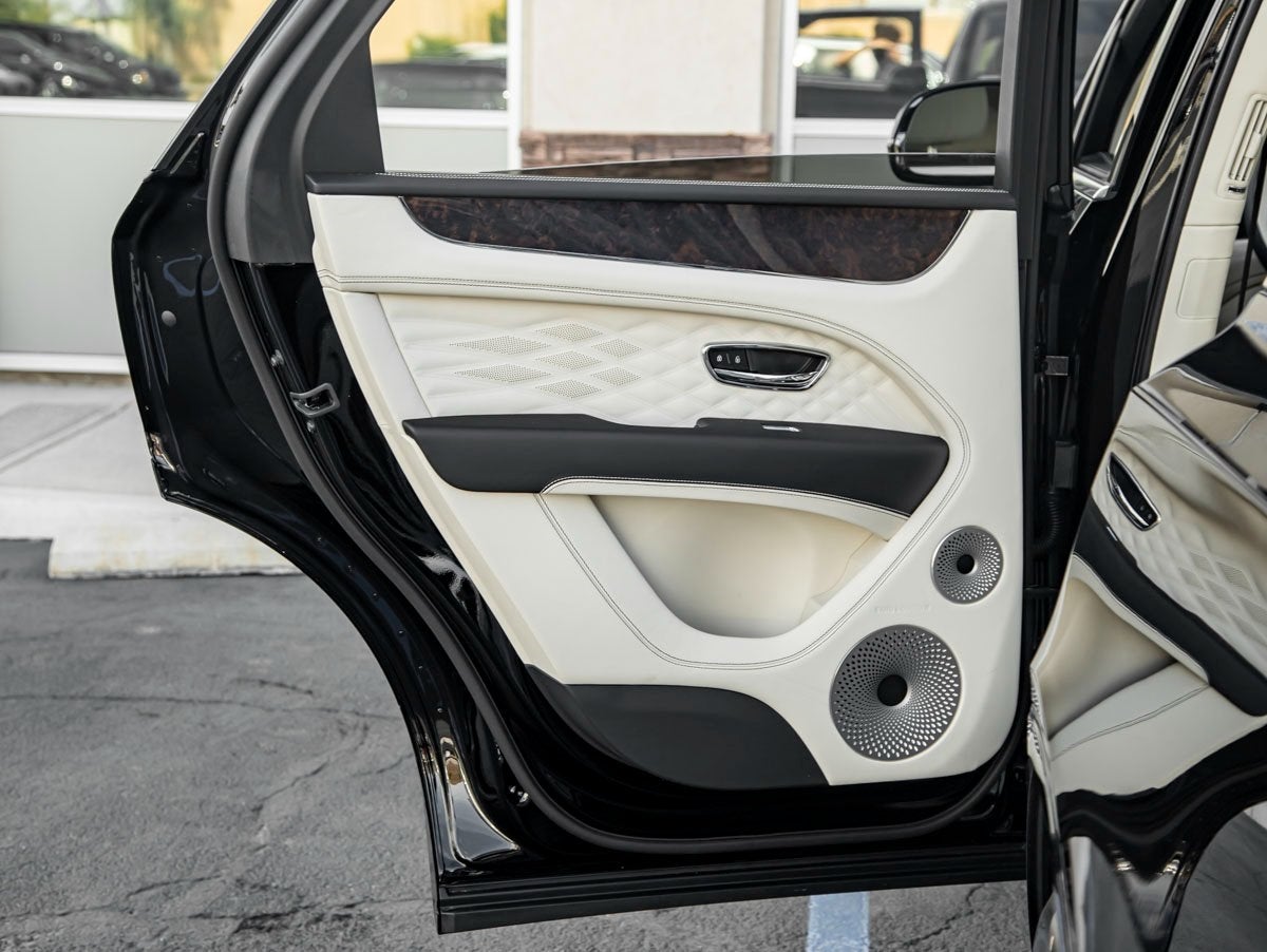 2025 Bentley Bentayga V8