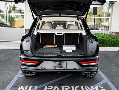 2025 Bentley Bentayga V8