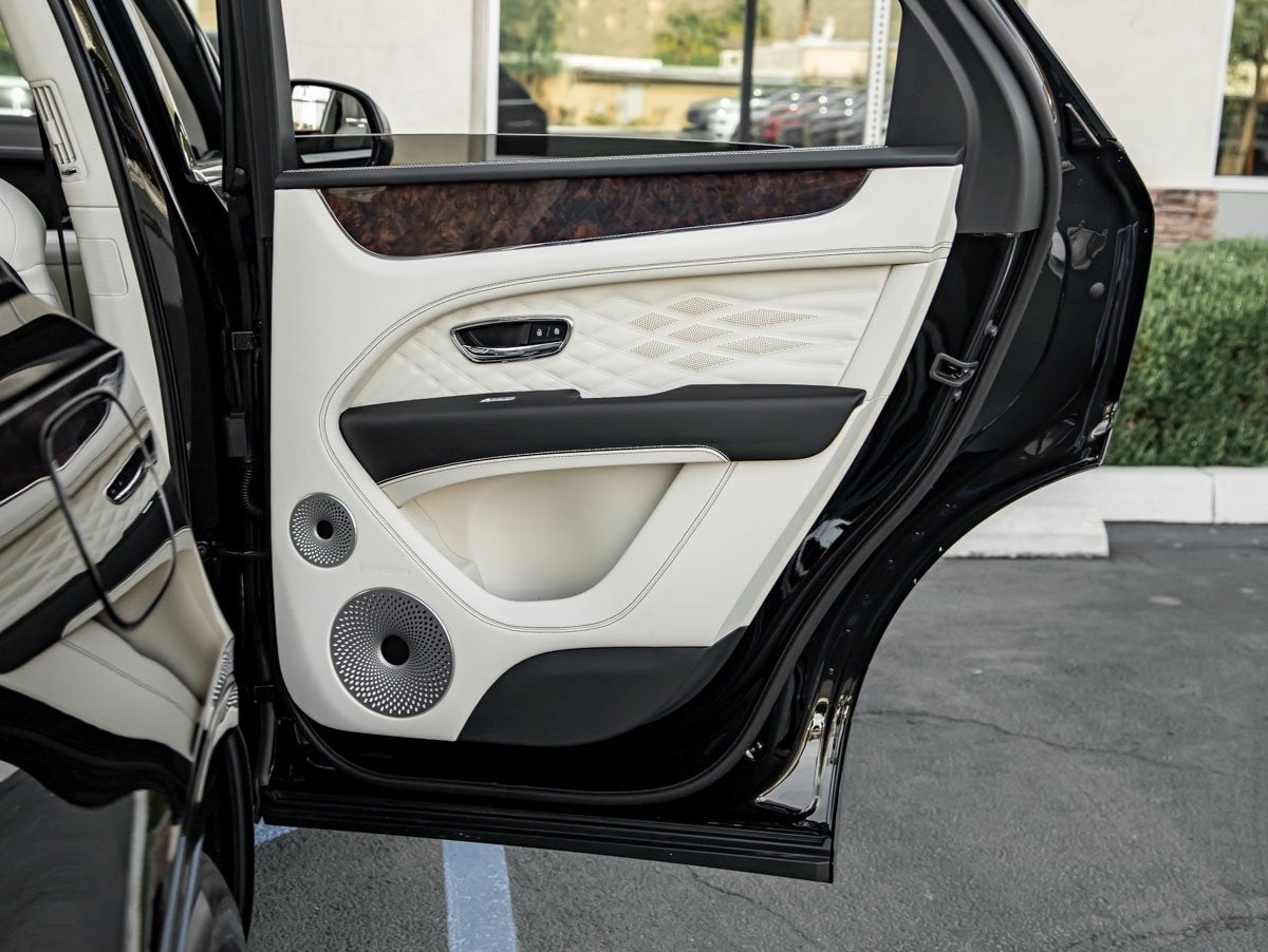 2025 Bentley Bentayga V8