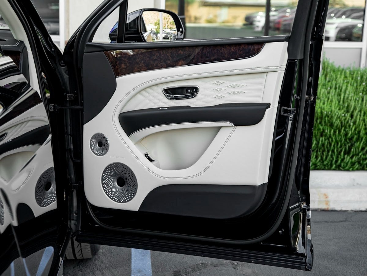 2025 Bentley Bentayga V8