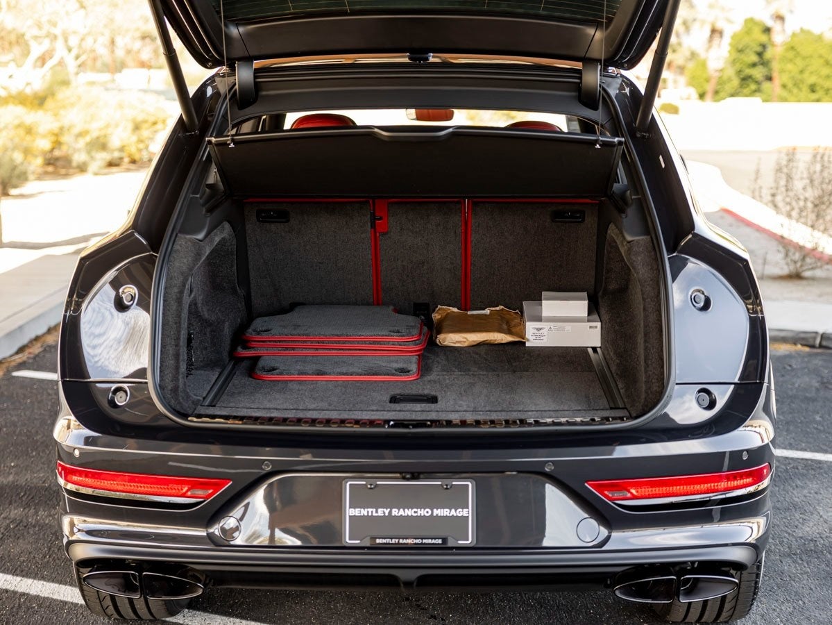 2025 Bentley Bentayga Azure V8