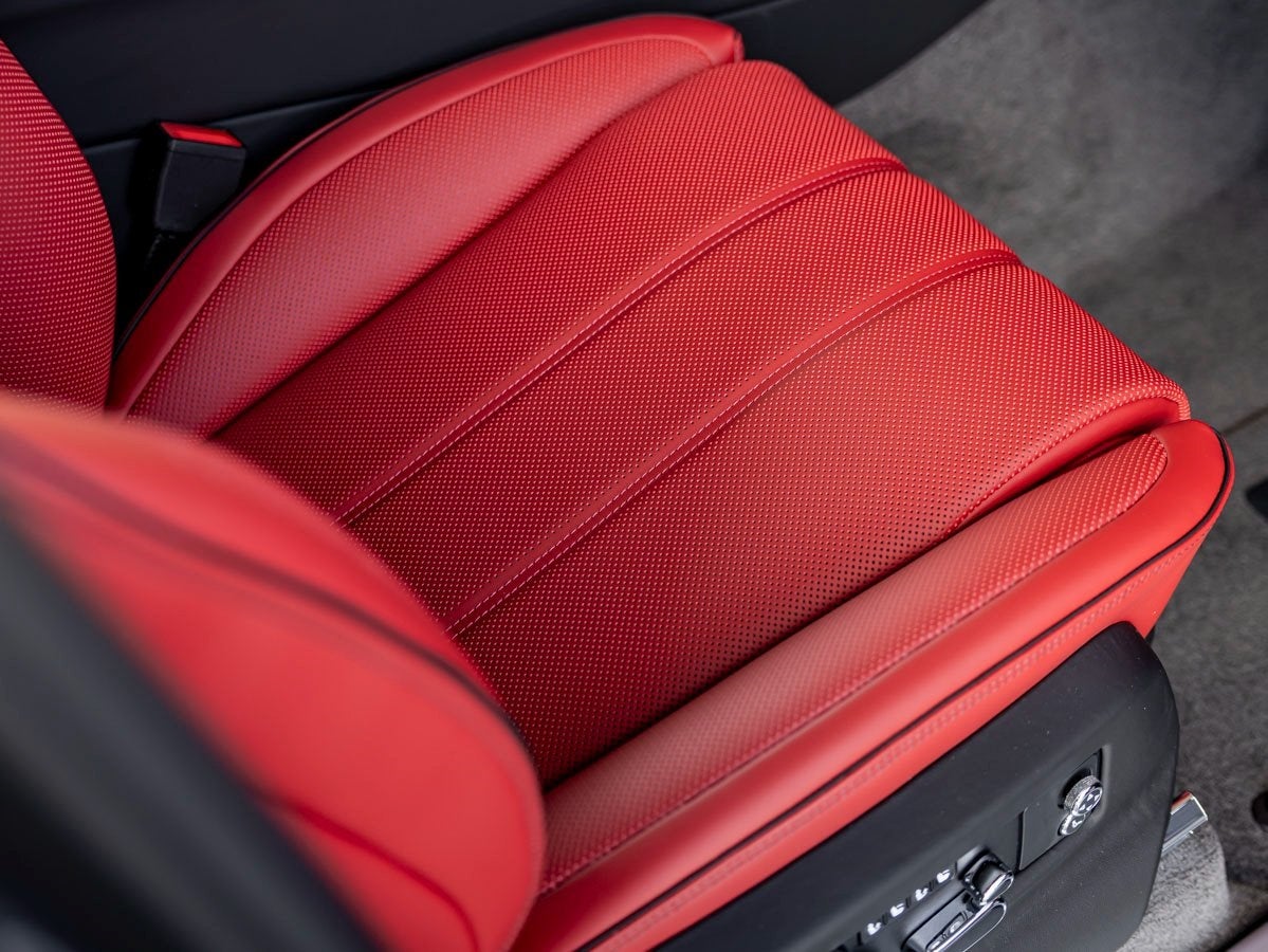 2025 Bentley Bentayga Azure V8