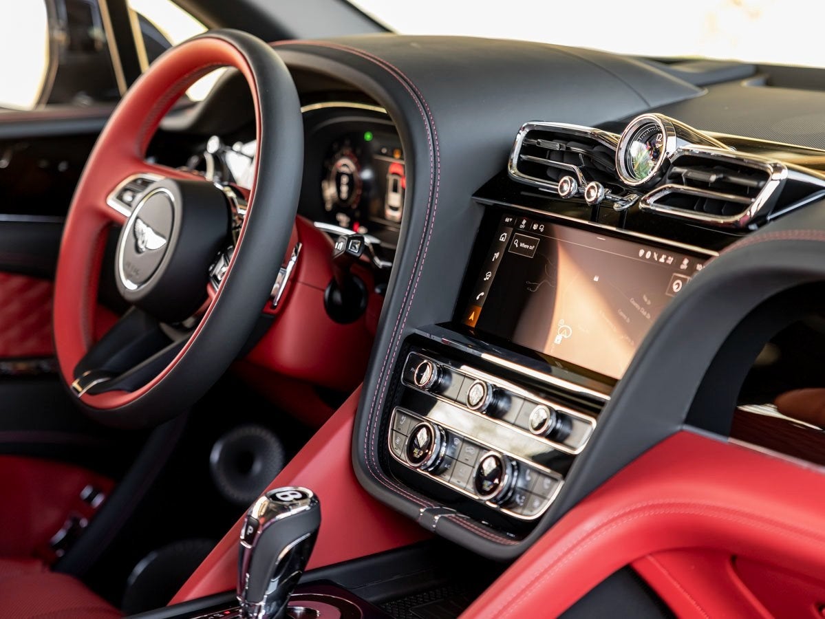 2025 Bentley Bentayga Azure V8