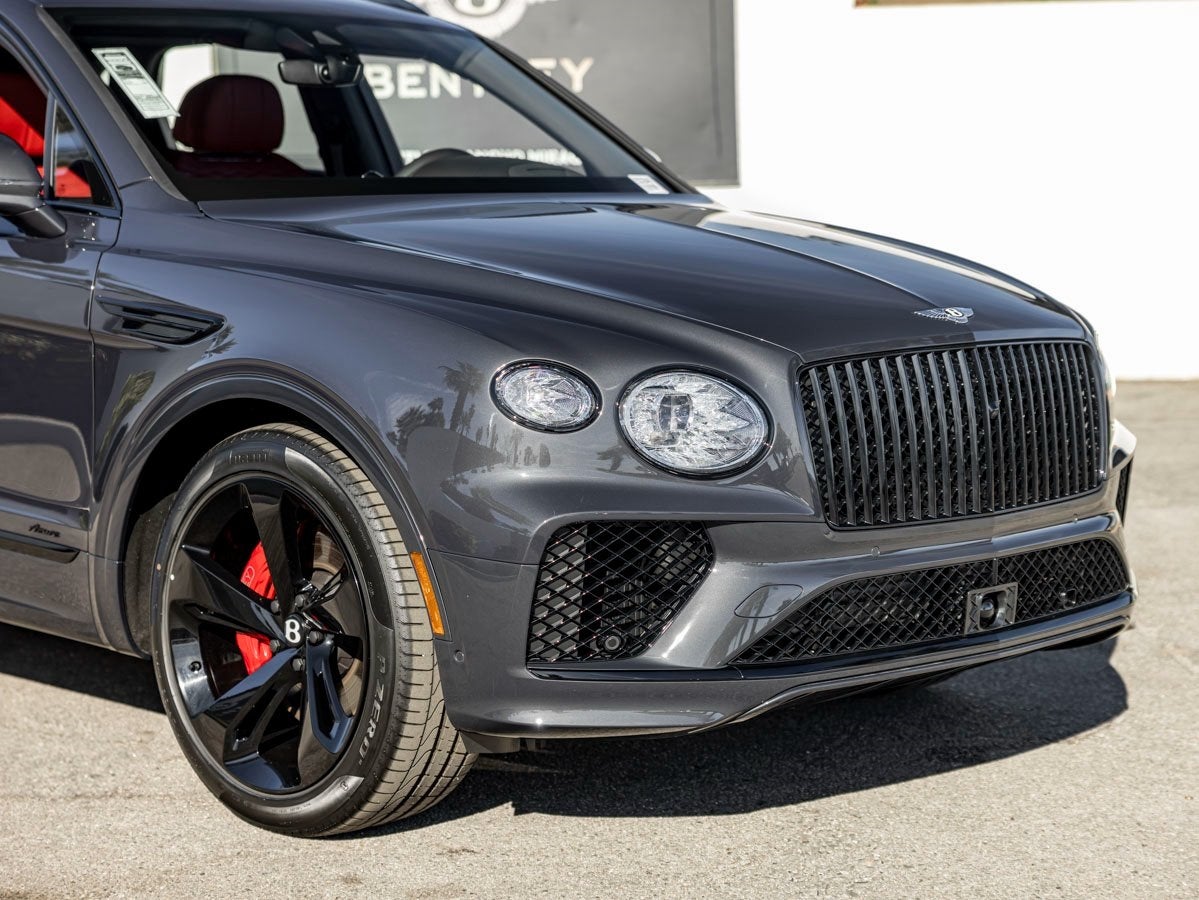 2025 Bentley Bentayga Azure V8