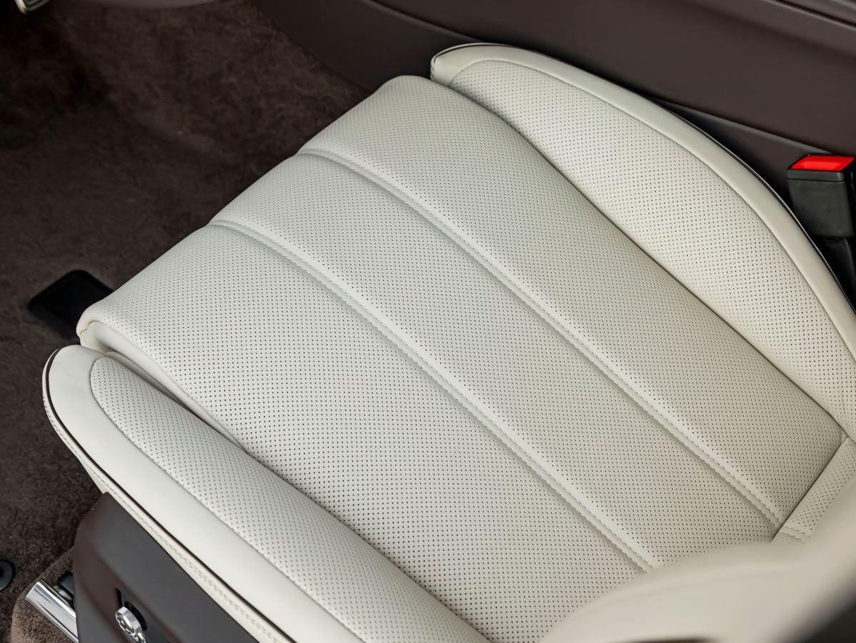 2026 Bentley Bentayga Azure V8