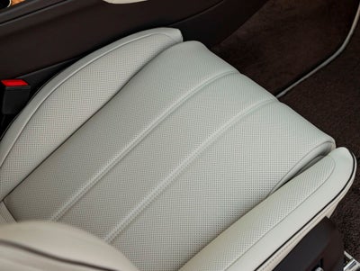 2026 Bentley Bentayga Azure V8