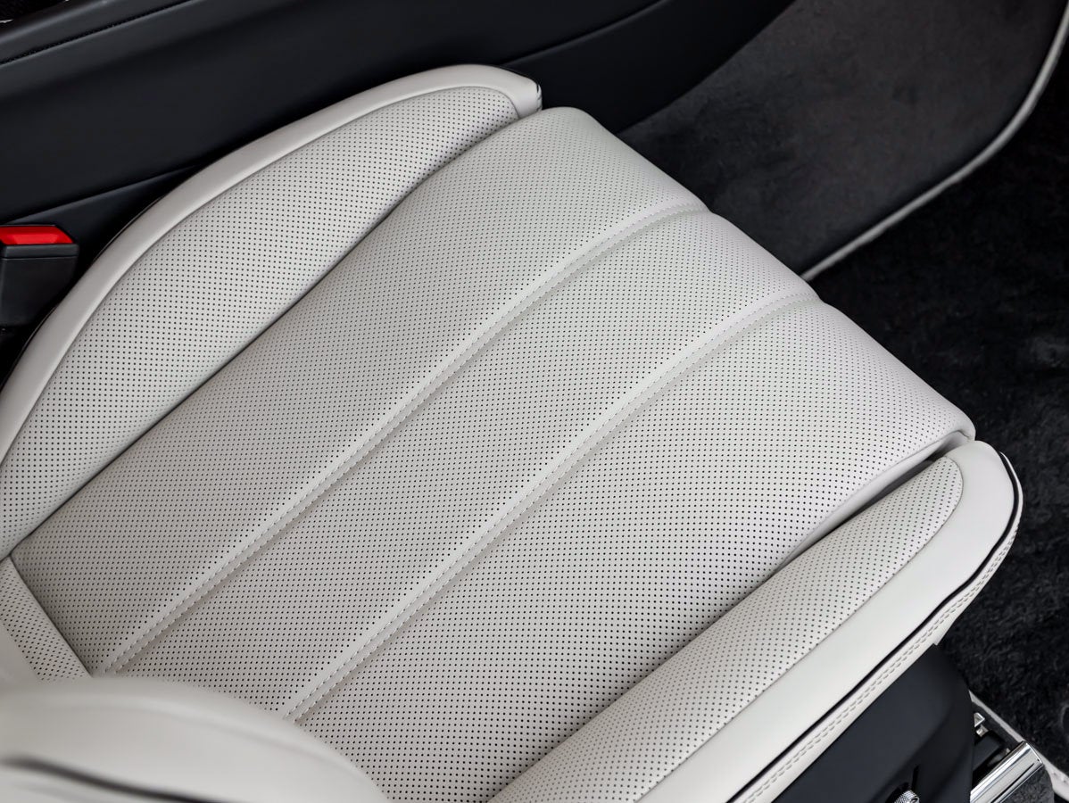 2027 Bentley Bentayga Azure V8