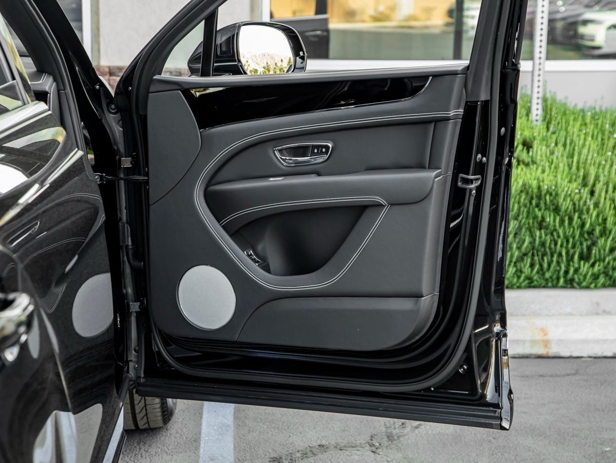 2025 Bentley Bentayga EWB Base