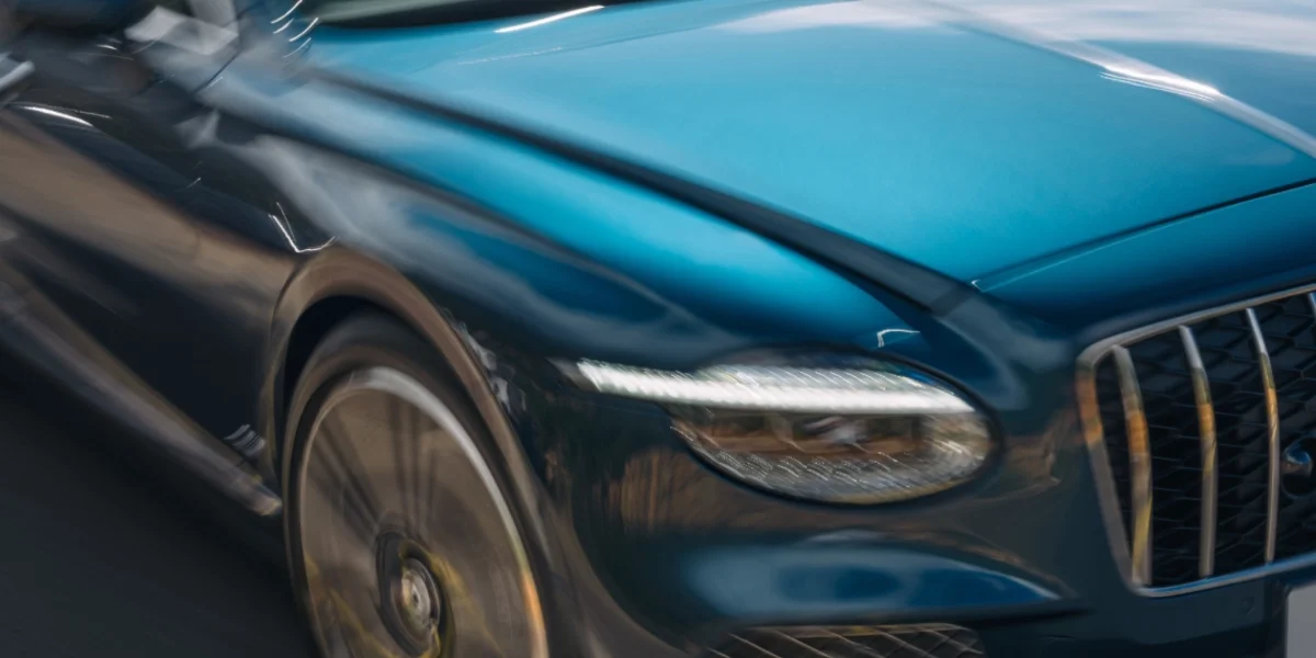 Side profile view of 2027 Bentley Flying Spur.